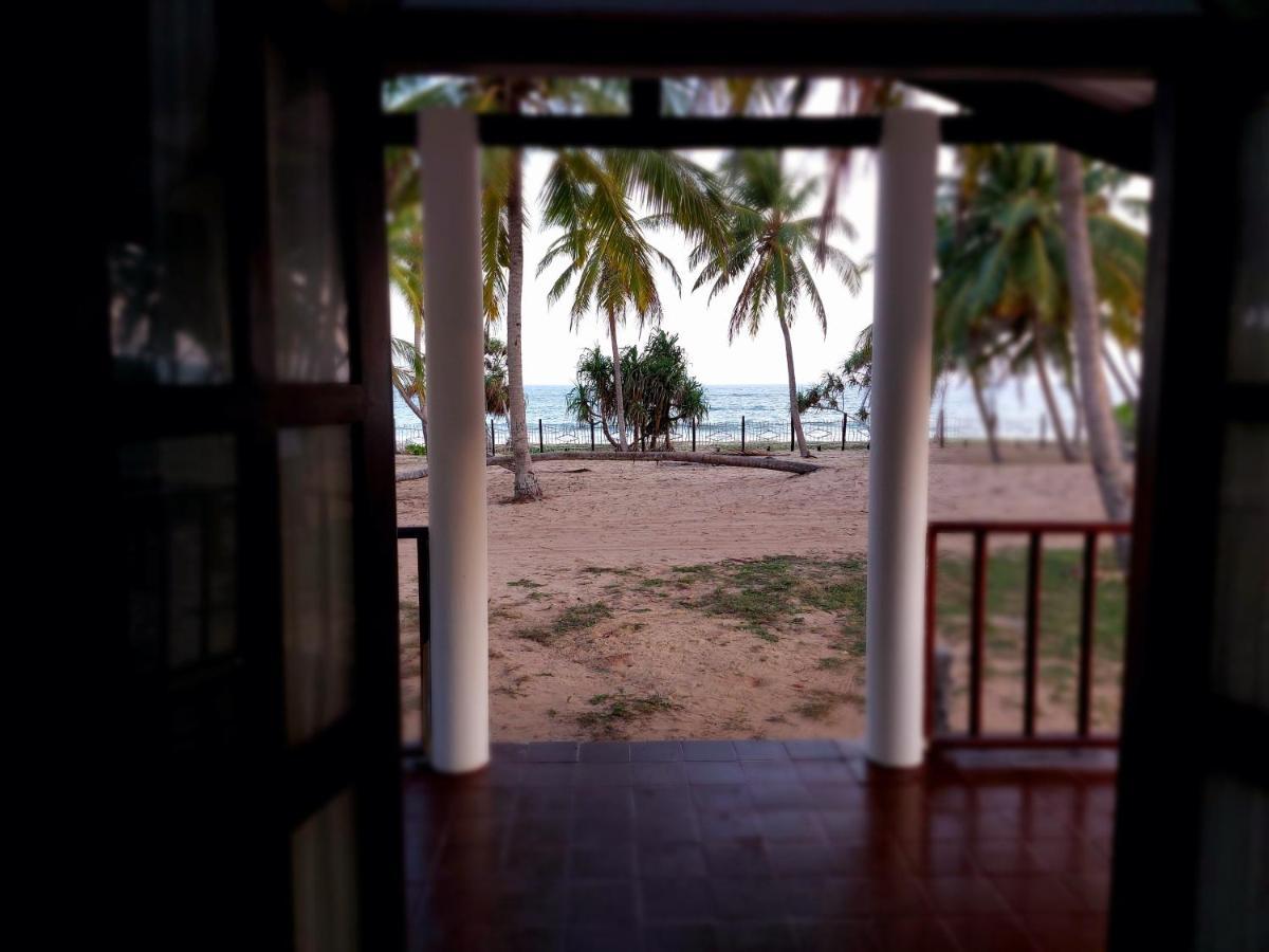 Helios Beach Resort Tangalle Exterior foto