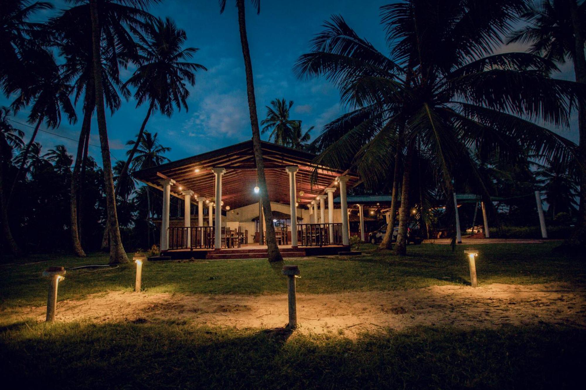 Helios Beach Resort Tangalle Exterior foto