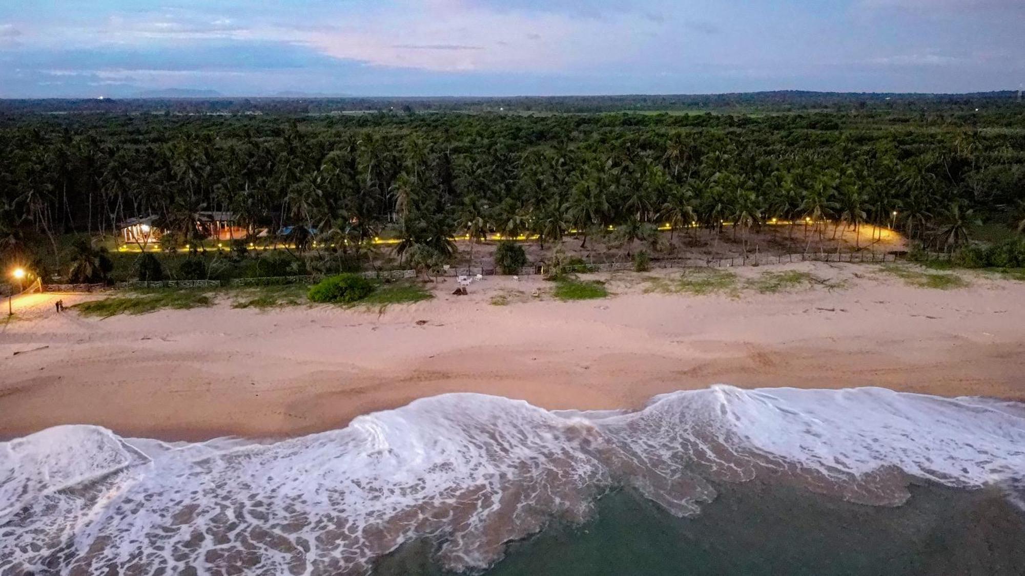 Helios Beach Resort Tangalle Exterior foto
