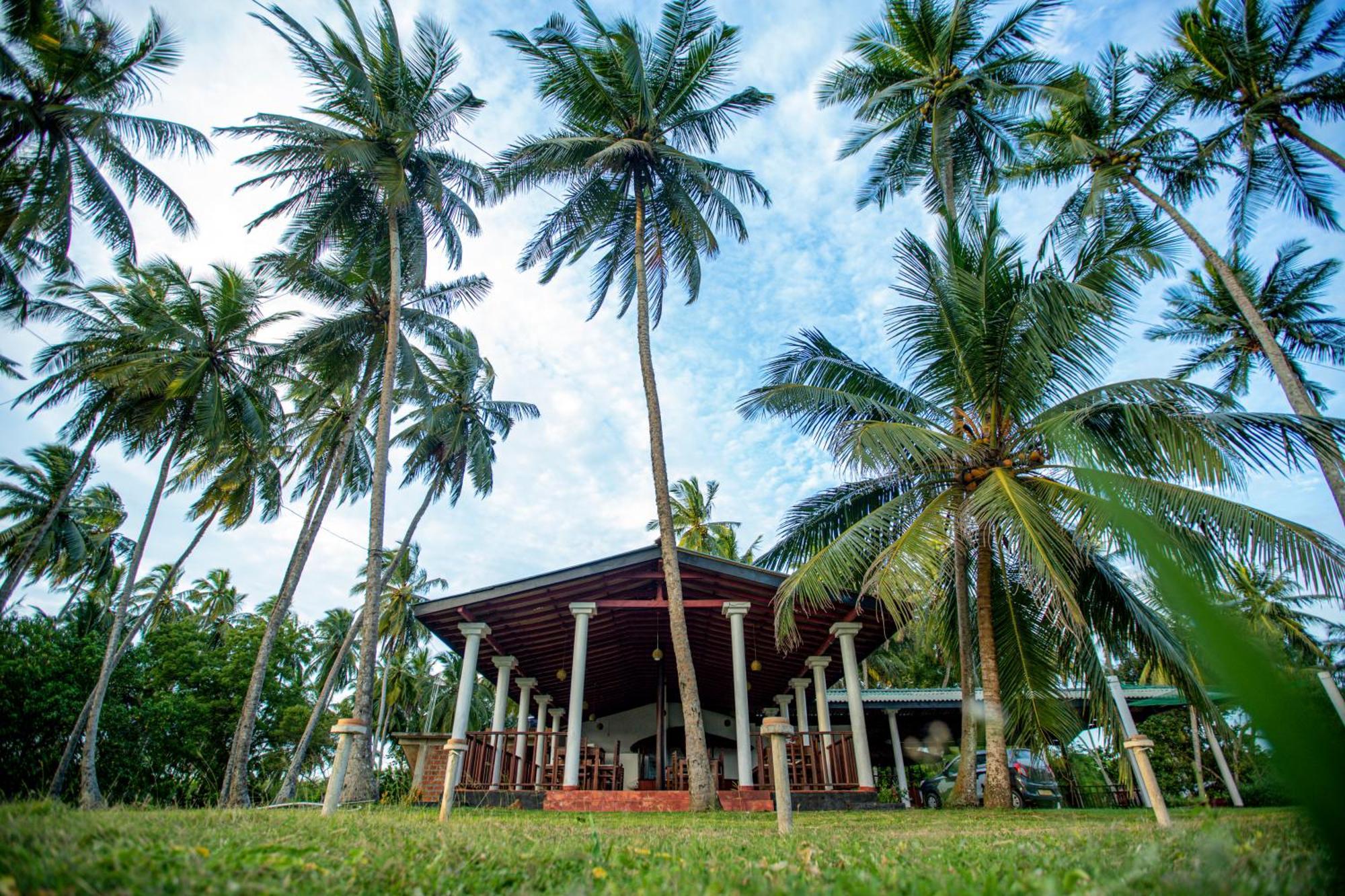 Helios Beach Resort Tangalle Exterior foto