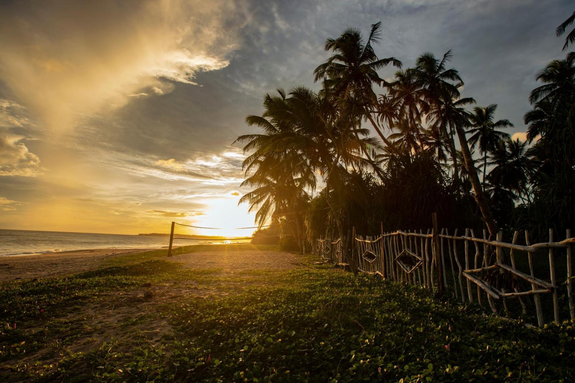Helios Beach Resort Tangalle Exterior foto