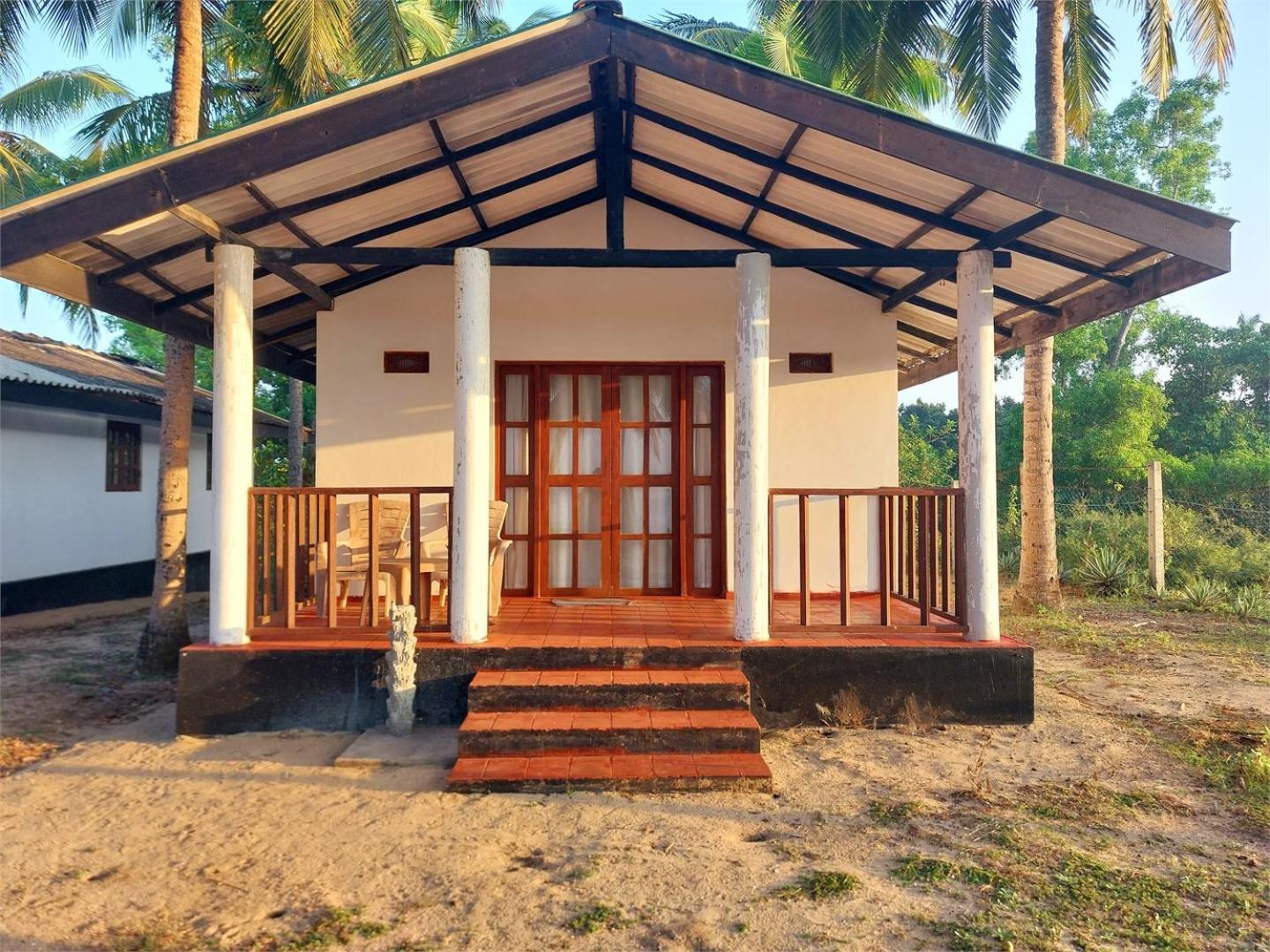 Helios Beach Resort Tangalle Exterior foto