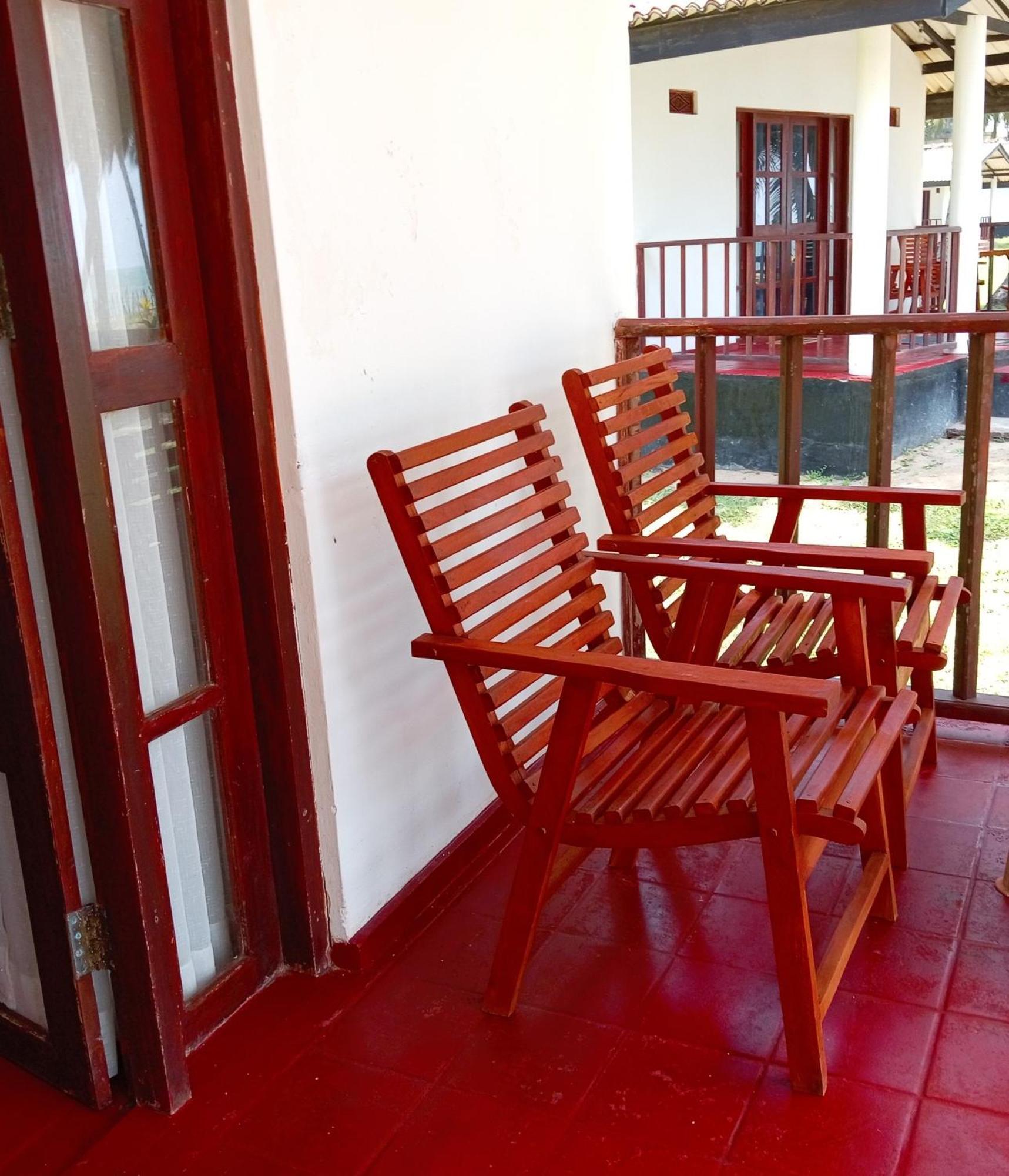 Helios Beach Resort Tangalle Exterior foto